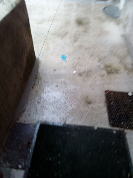 eau devant porte